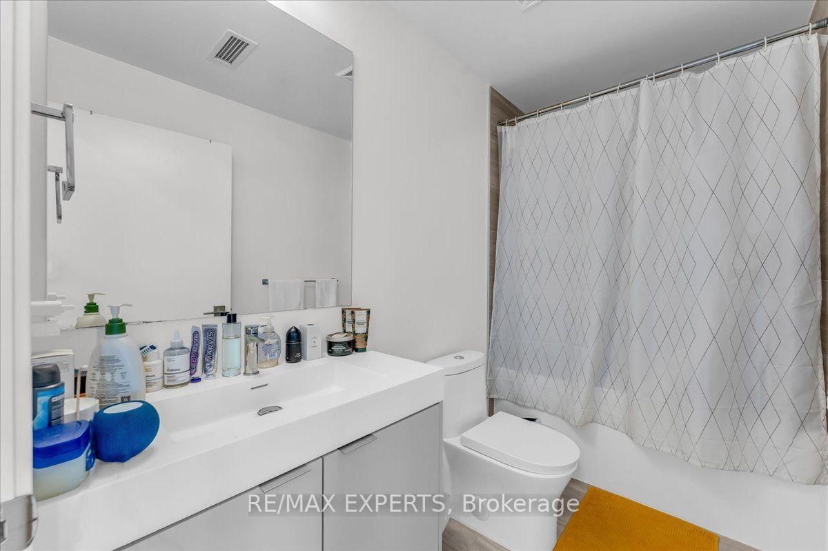 828-498 Caldari Rd, Vaughan, view 18