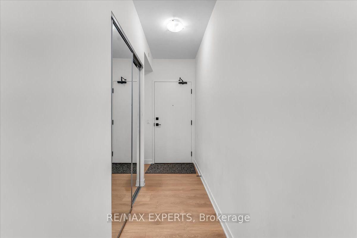 828-498 Caldari Rd, Vaughan, view 6