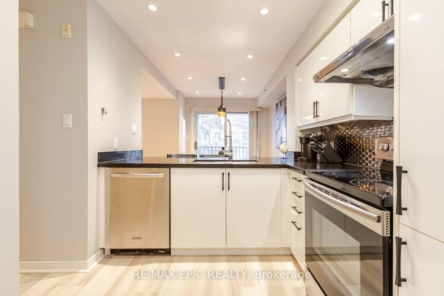75 Weldrick Road E • #732 • Richmond Hill, ON photo 6