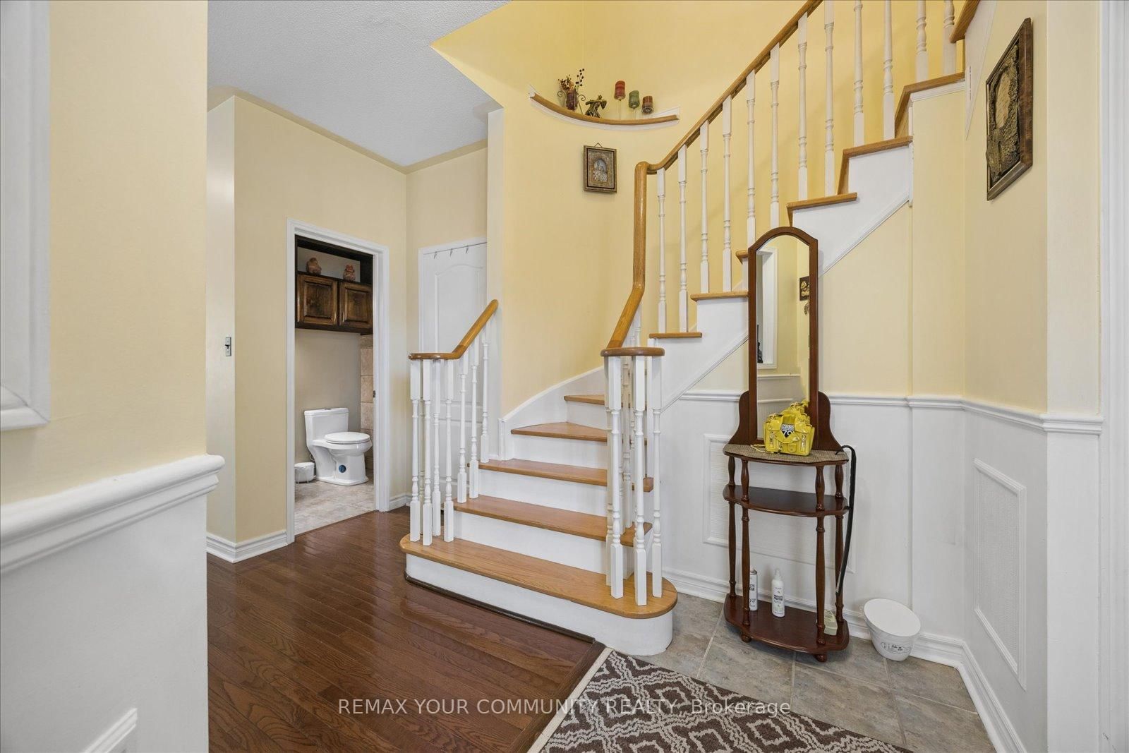 41 Old Colony Road • Richmond Hill, ON photo 8