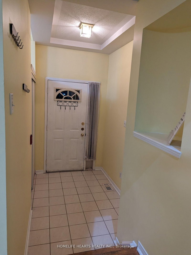 192 - 18 Clark Avenue W