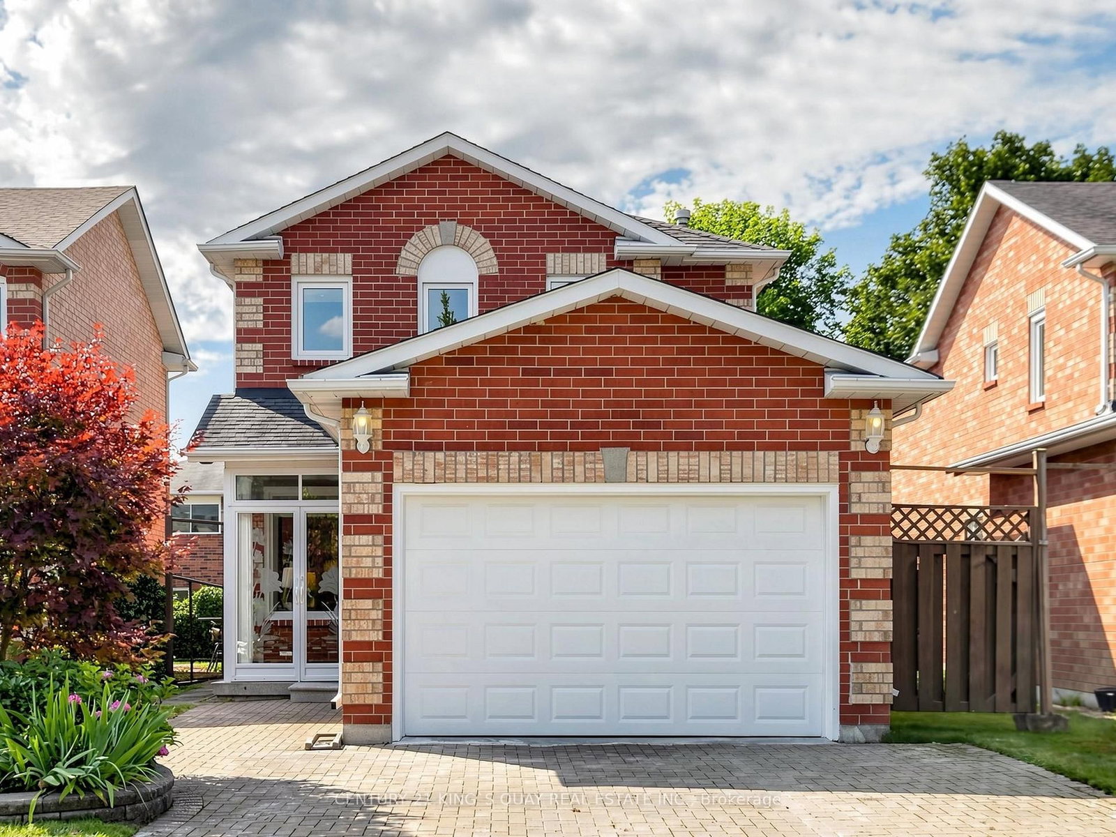 72 Dunsmore Crescent • Richmond Hill, ON photo 1