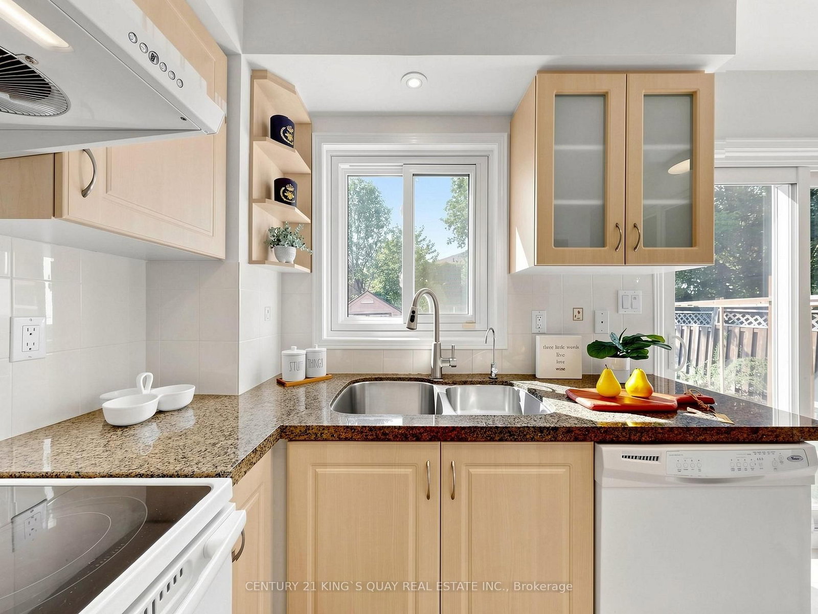 72 Dunsmore Crescent • Richmond Hill, ON photo 6