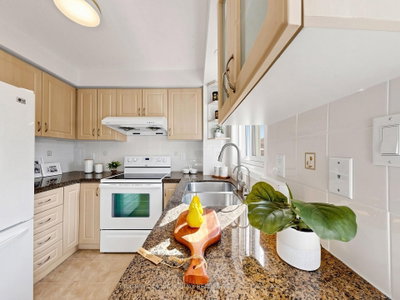 72 Dunsmore Crescent • Richmond Hill, ON photo 7