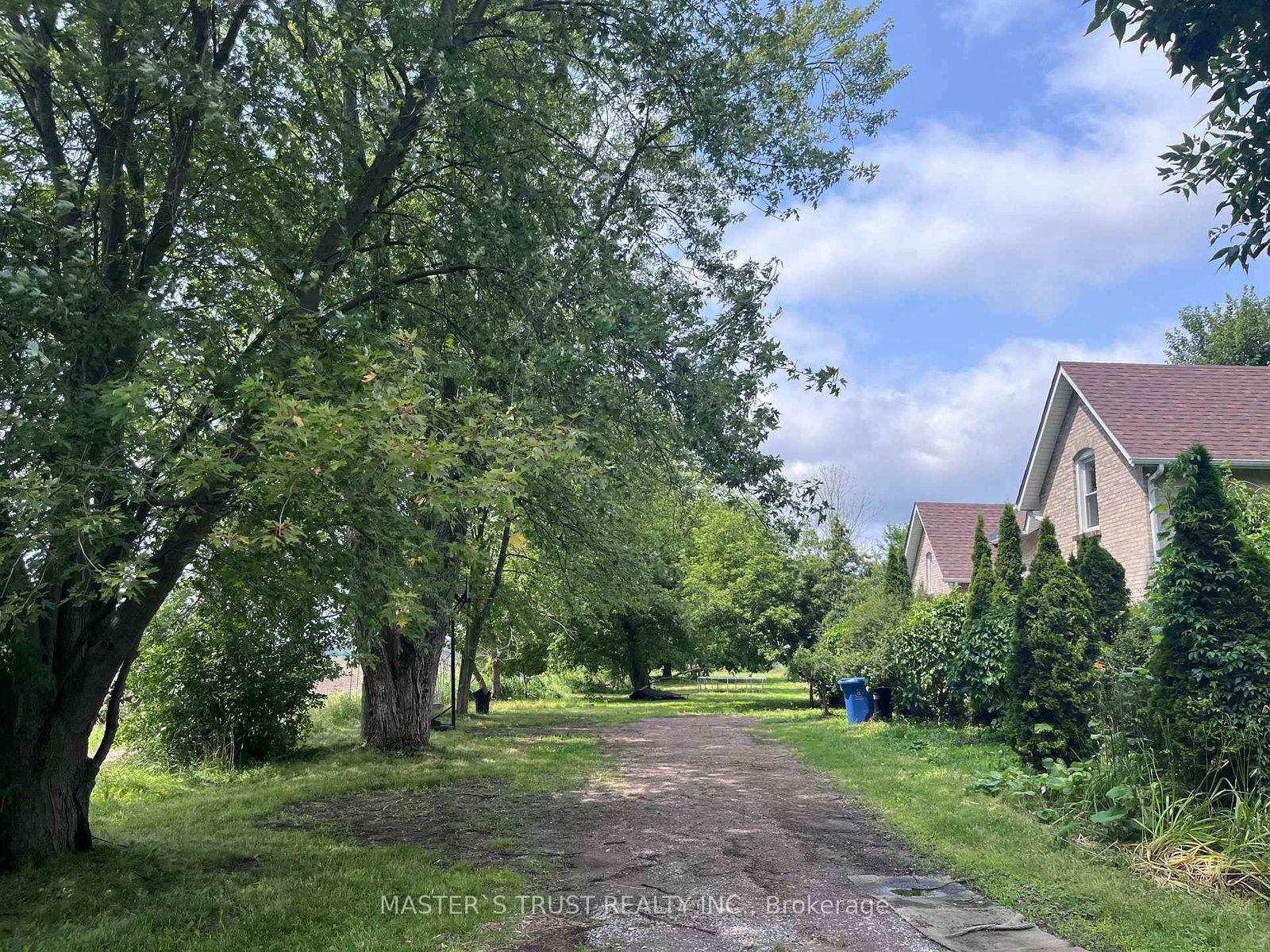 22156 Leslie Street N • East Gwillimbury, ON photo 3