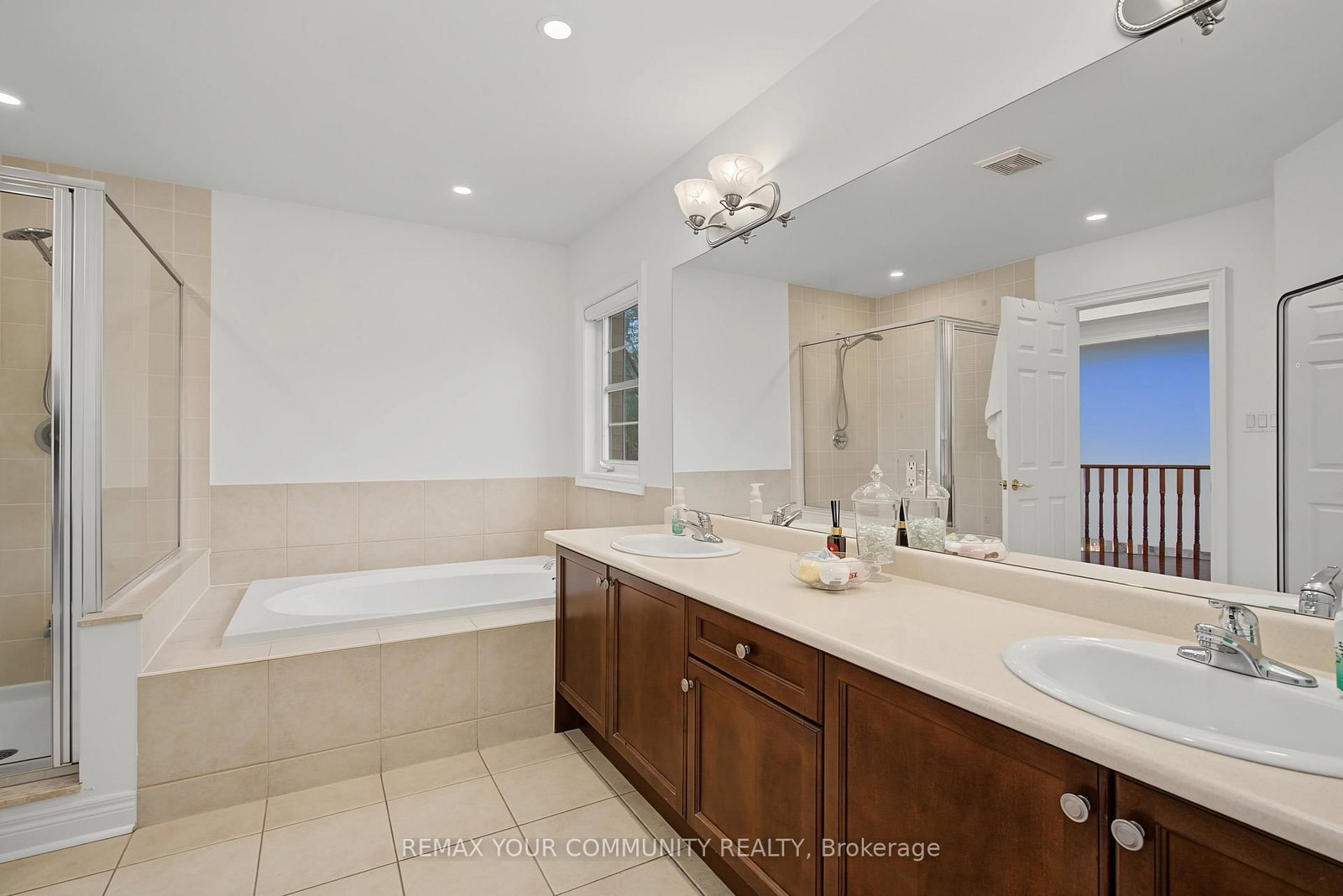 8 Yemina Gate • Vaughan, ON photo 27
