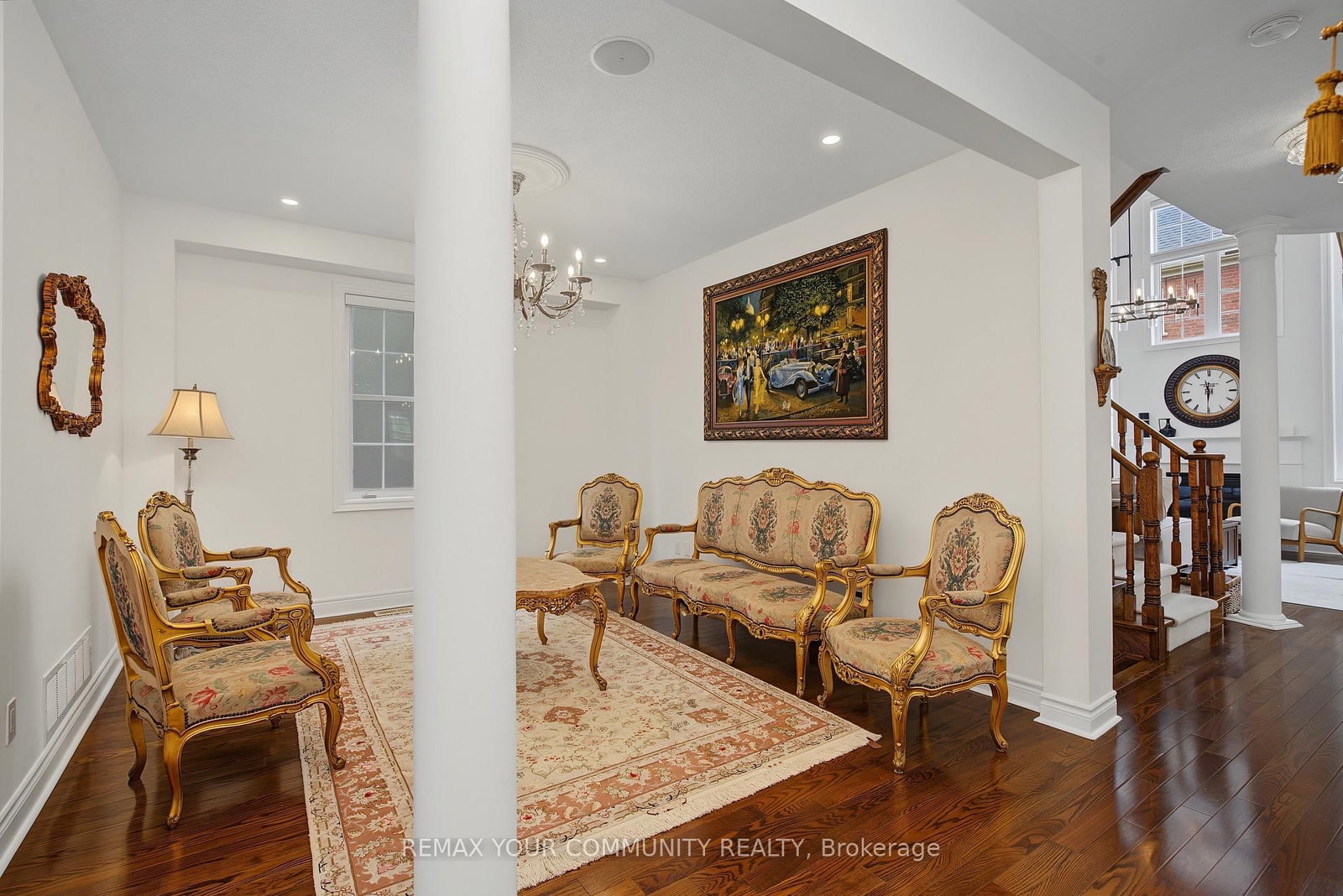 8 Yemina Gate • Vaughan, ON photo 7