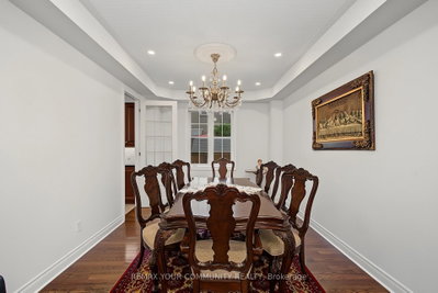 8 Yemina Gate • Vaughan, ON photo 8
