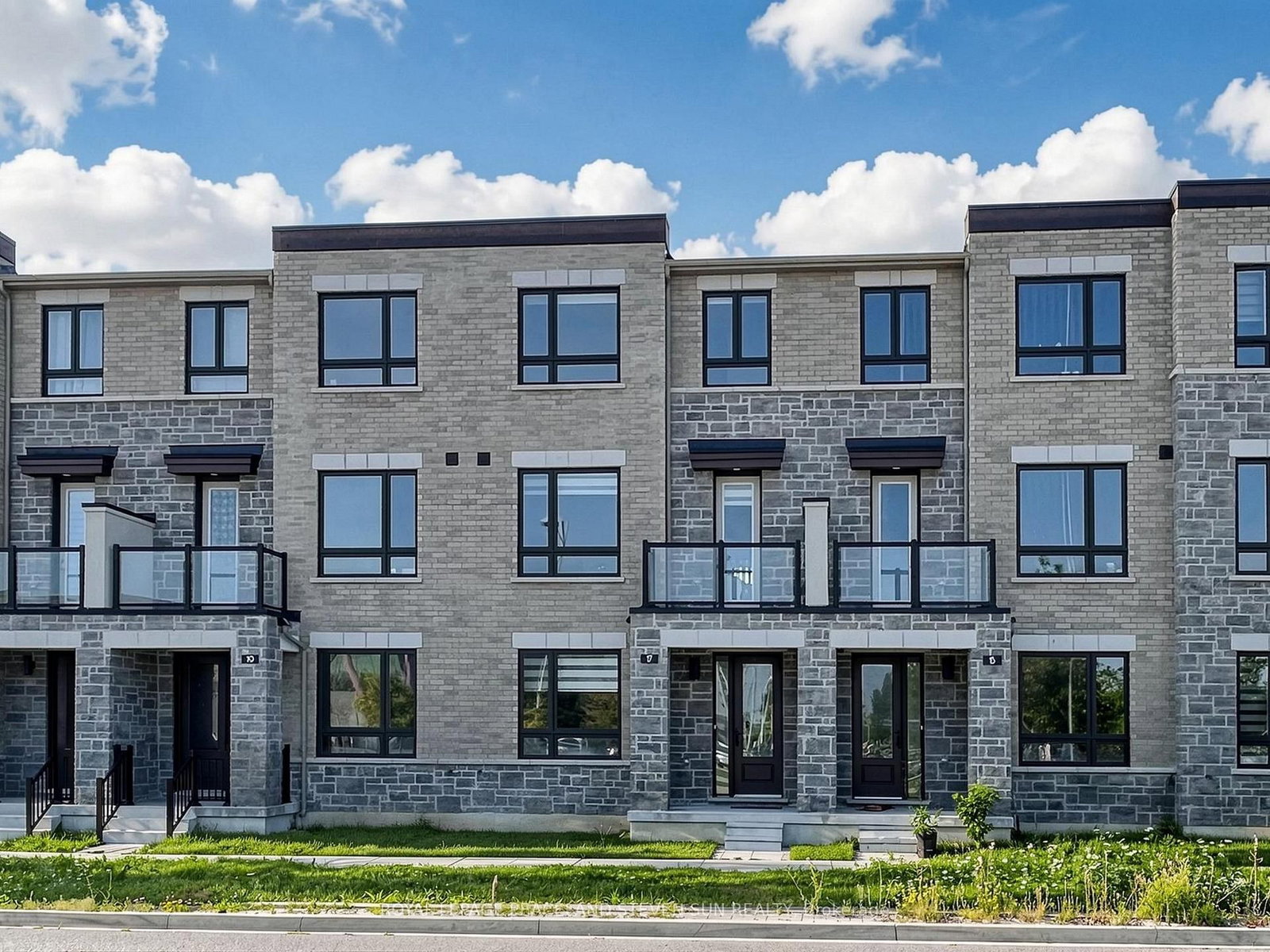 17 Mumbai Drive • Markham, ON photo 1