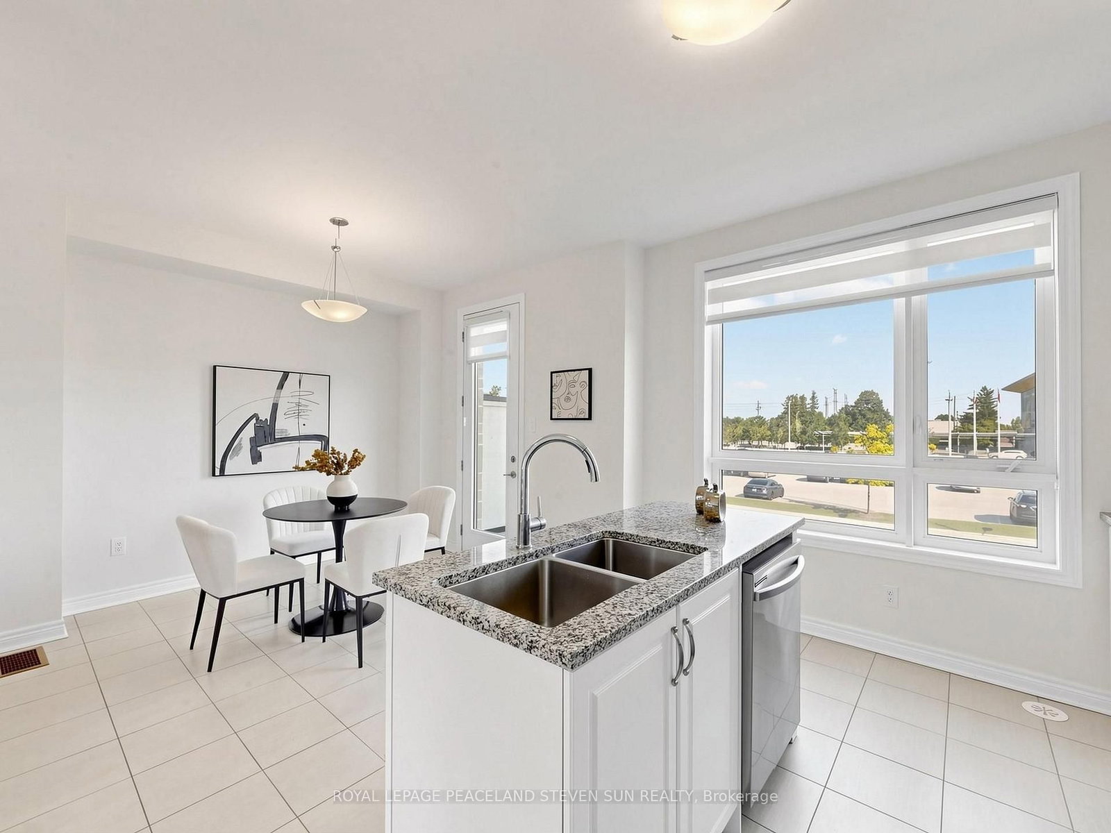 17 Mumbai Drive • Markham, ON photo 8