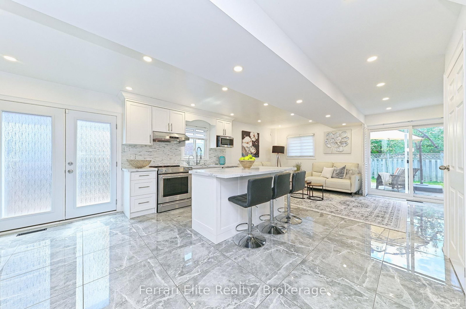 53 Belvedere Crescent • Richmond Hill, ON photo 1