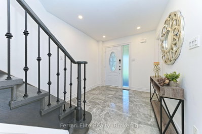 53 Belvedere Crescent • Richmond Hill, ON photo 6