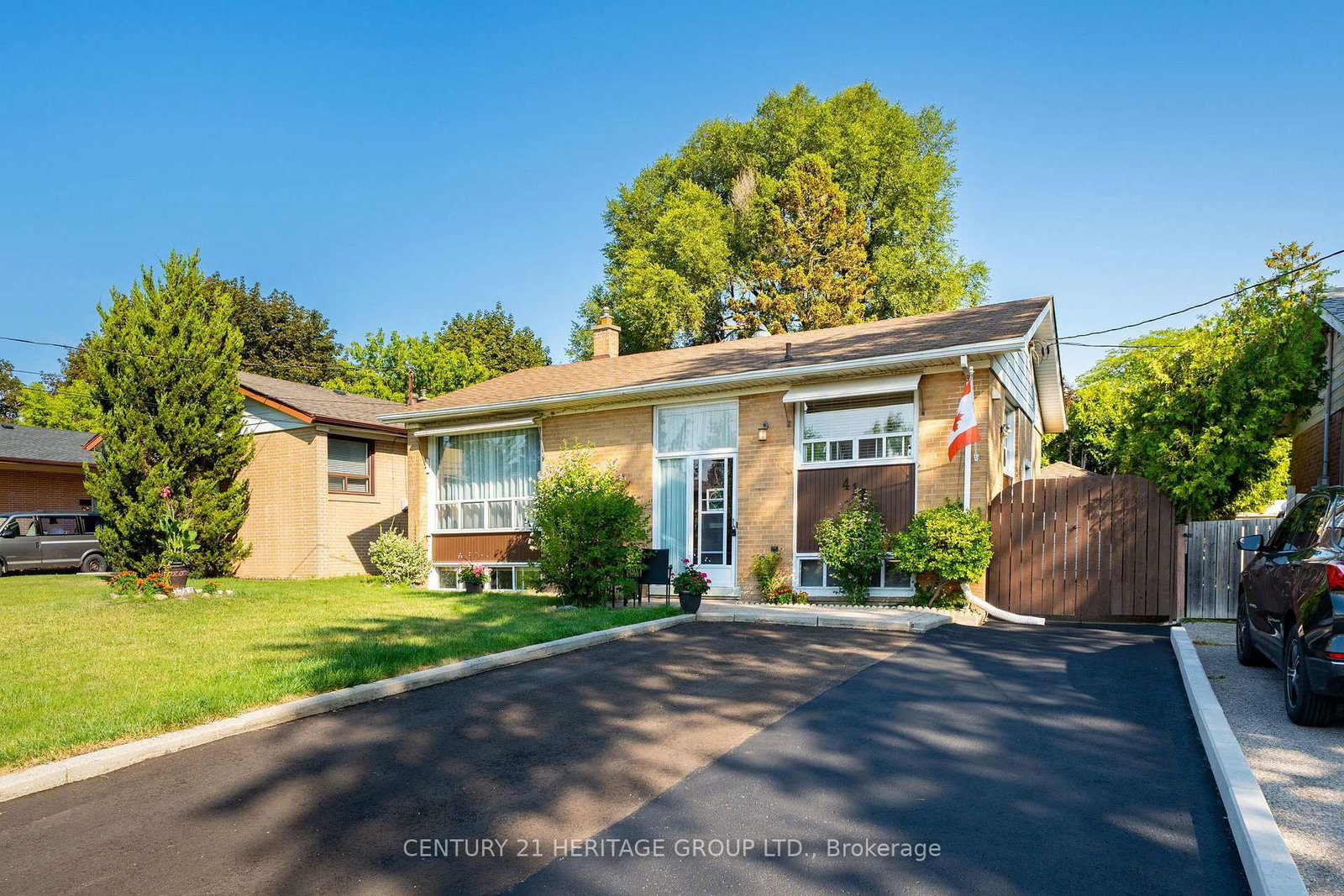 417 Paliser Crescent S • Richmond Hill, ON photo 5