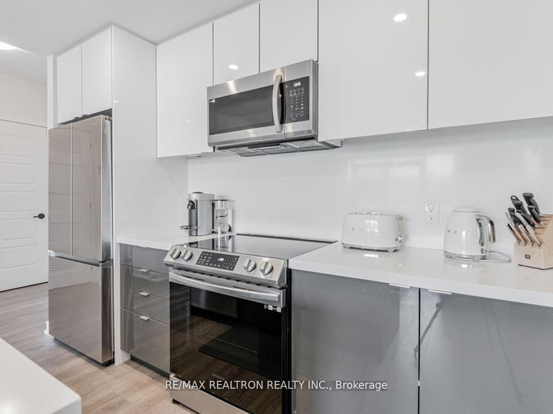415 Sea Ray Ave photo 5