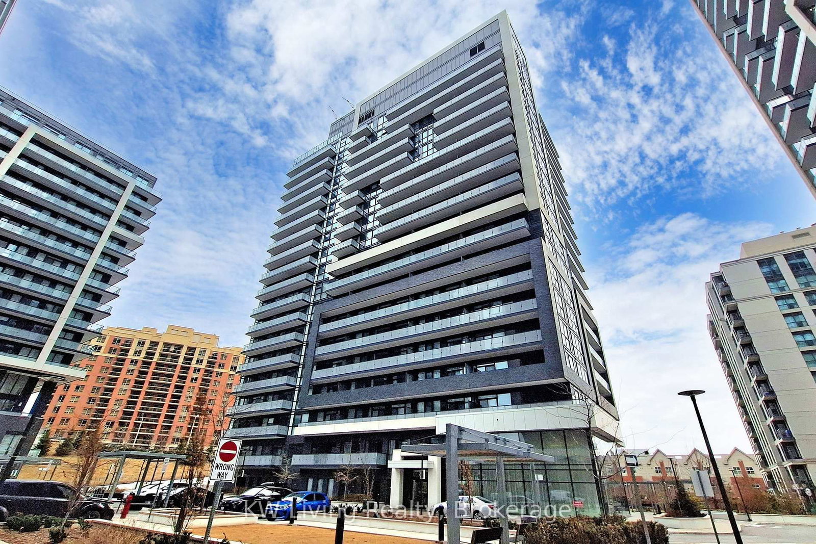 75 Oneida Crescent • #1703 • Richmond Hill, ON photo 3