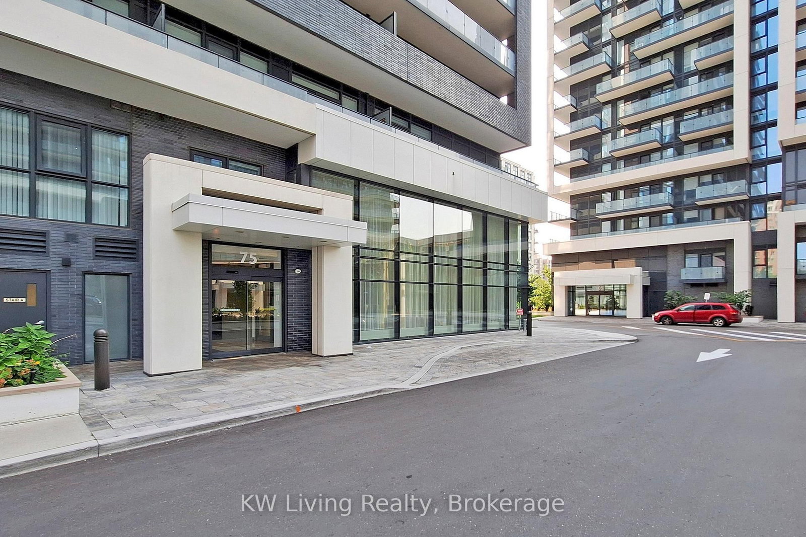 75 Oneida Crescent • #1703 • Richmond Hill, ON photo 5