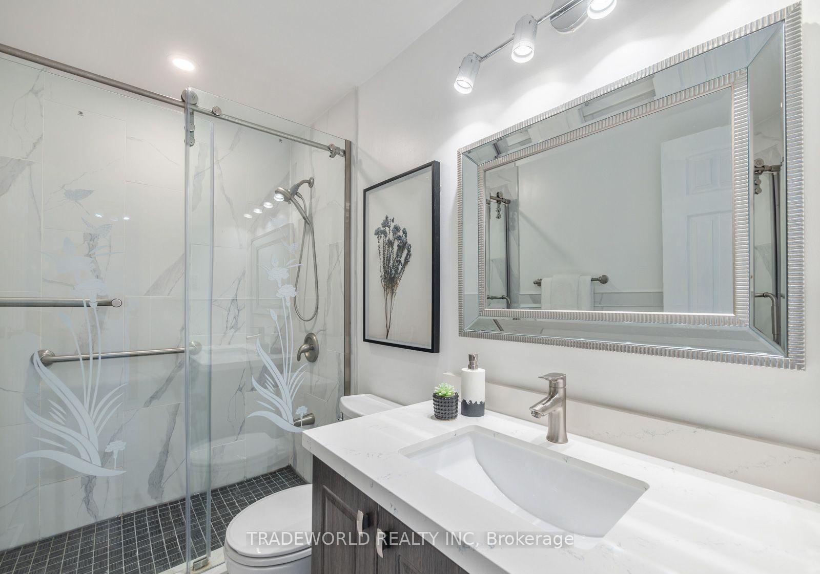 60 Camelot Way • Markham, ON photo 12