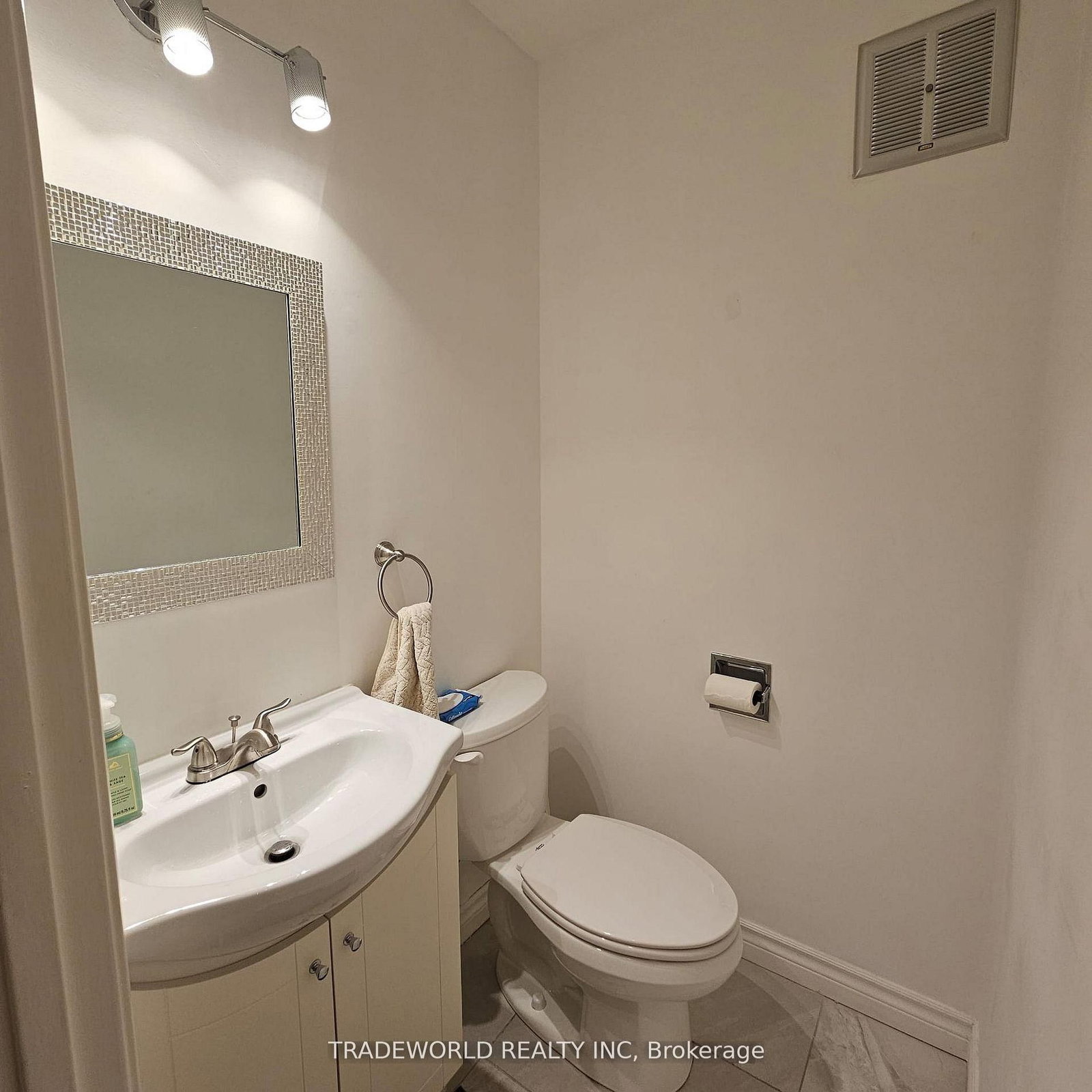 60 Camelot Way • Markham, ON photo 15