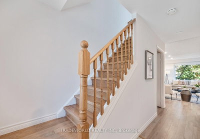 60 Camelot Way • Markham, ON photo 9