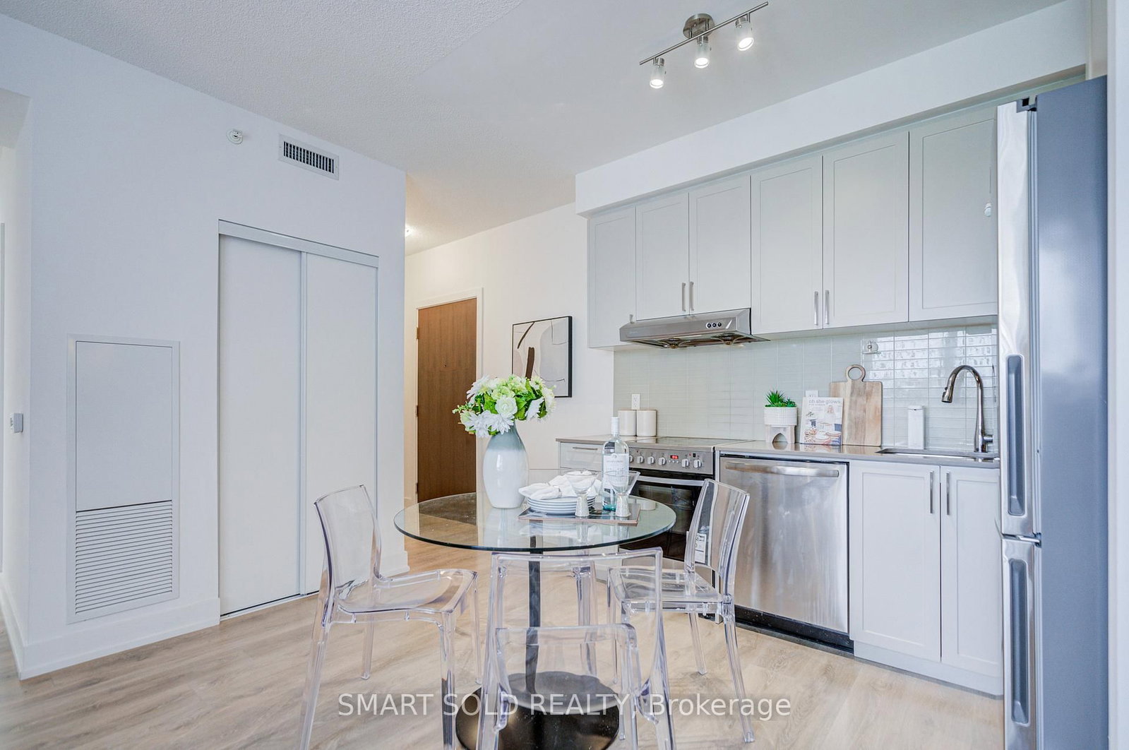 305W-268 Buchanan Dr, Markham, view 5