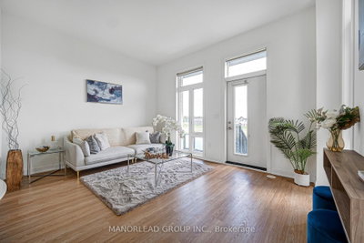 501-9 Steckley House Lane, Richmond Hill, ON, photo 5