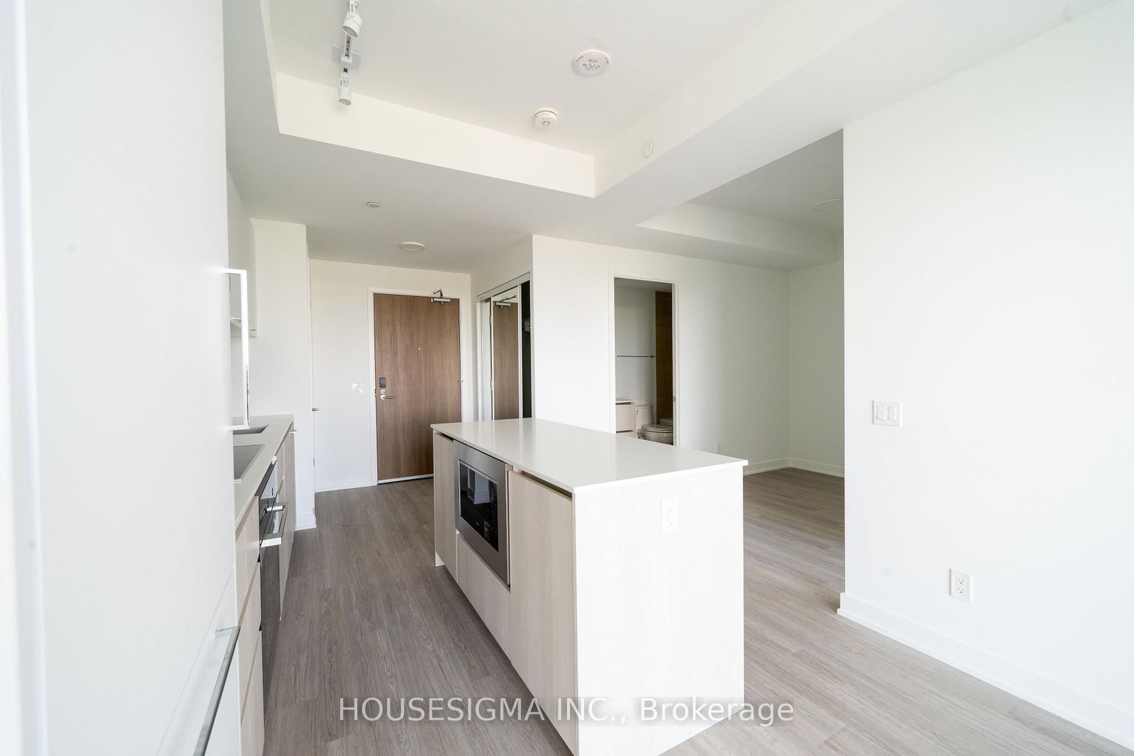 8188 Yonge Street • #820 • Vaughan, ON photo 5