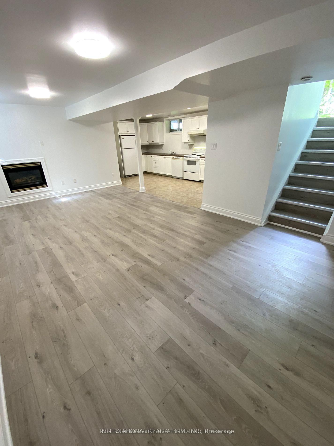Bsmt - 53 Belfry Drive, Newmarket 3