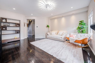 23 Horn Street • Whitchurch-Stouffville, ON photo 5