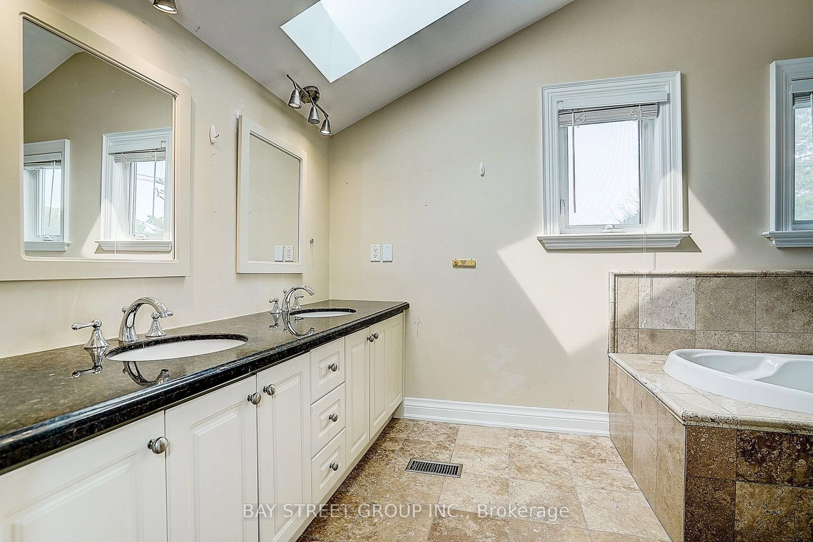 103 Lake Avenue • Richmond Hill, ON photo 28