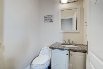 103 Lake Avenue • Richmond Hill, ON photo 6