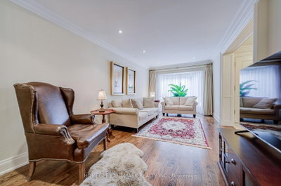 37 Maimonides Court • Vaughan, ON photo 8