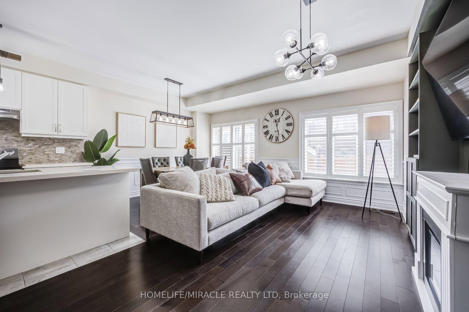 65 Lorne Thomas Place • New Tecumseth, ON photo 13