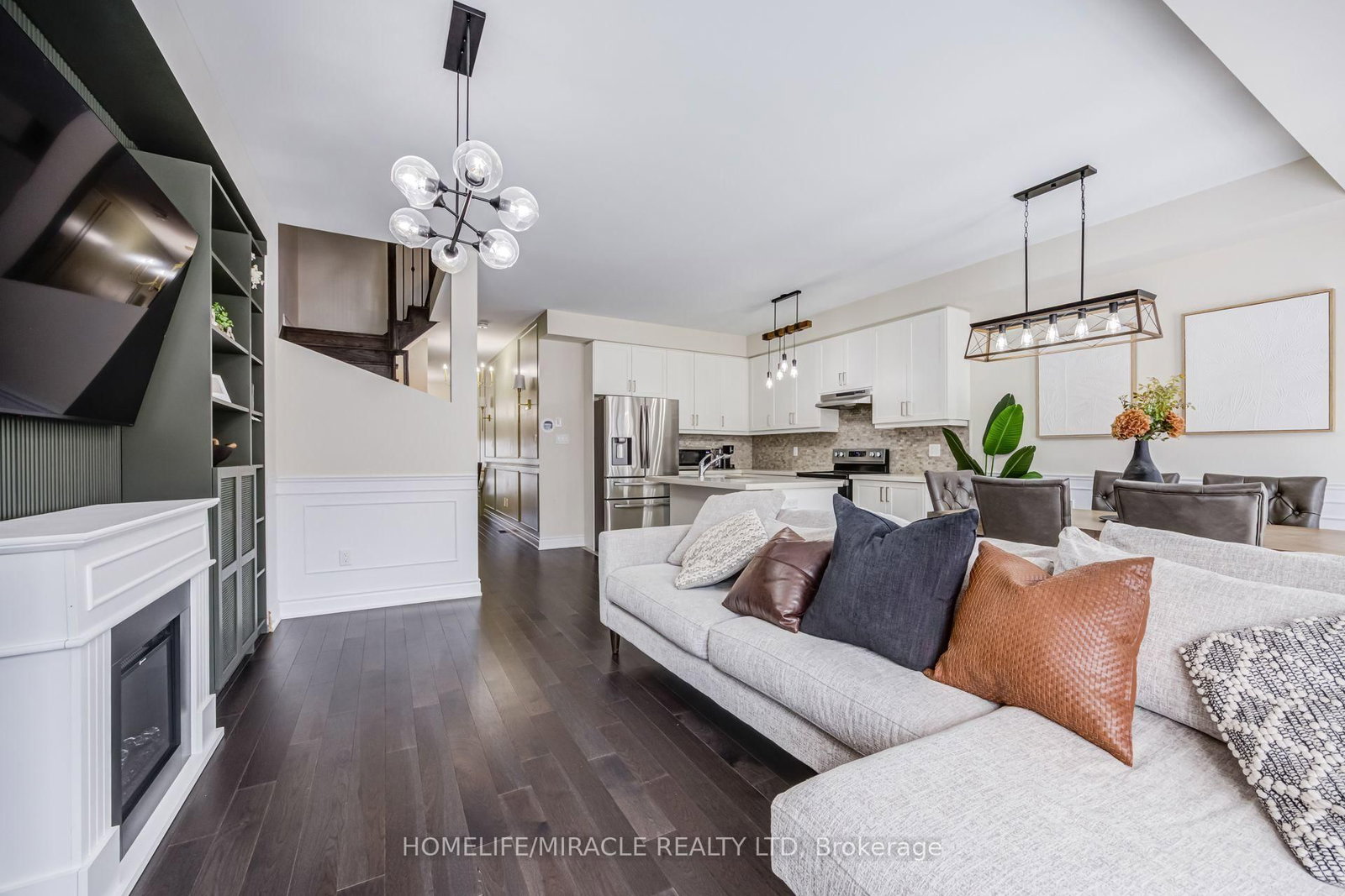 65 Lorne Thomas Place • New Tecumseth, ON photo 14