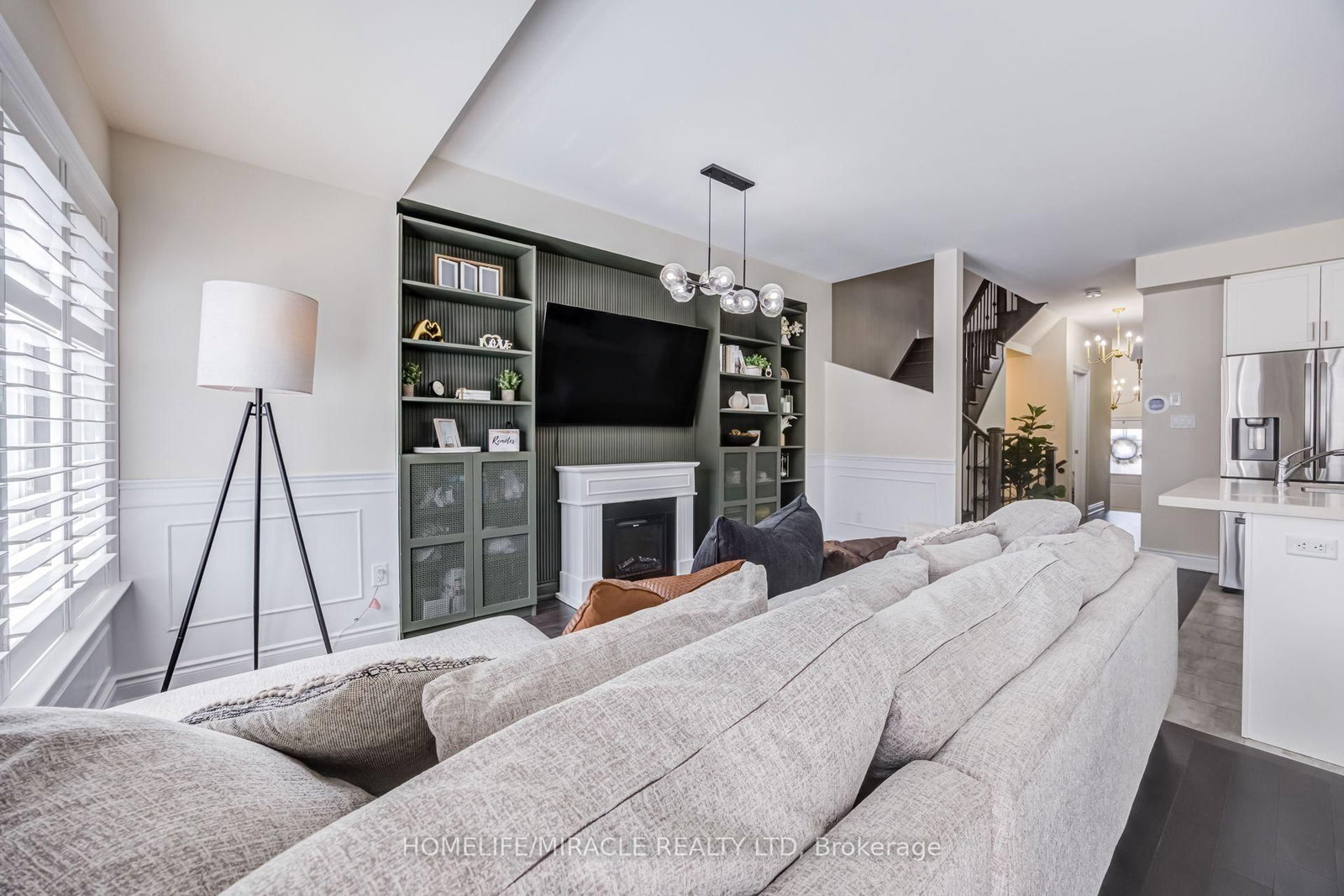 65 Lorne Thomas Place • New Tecumseth, ON photo 15