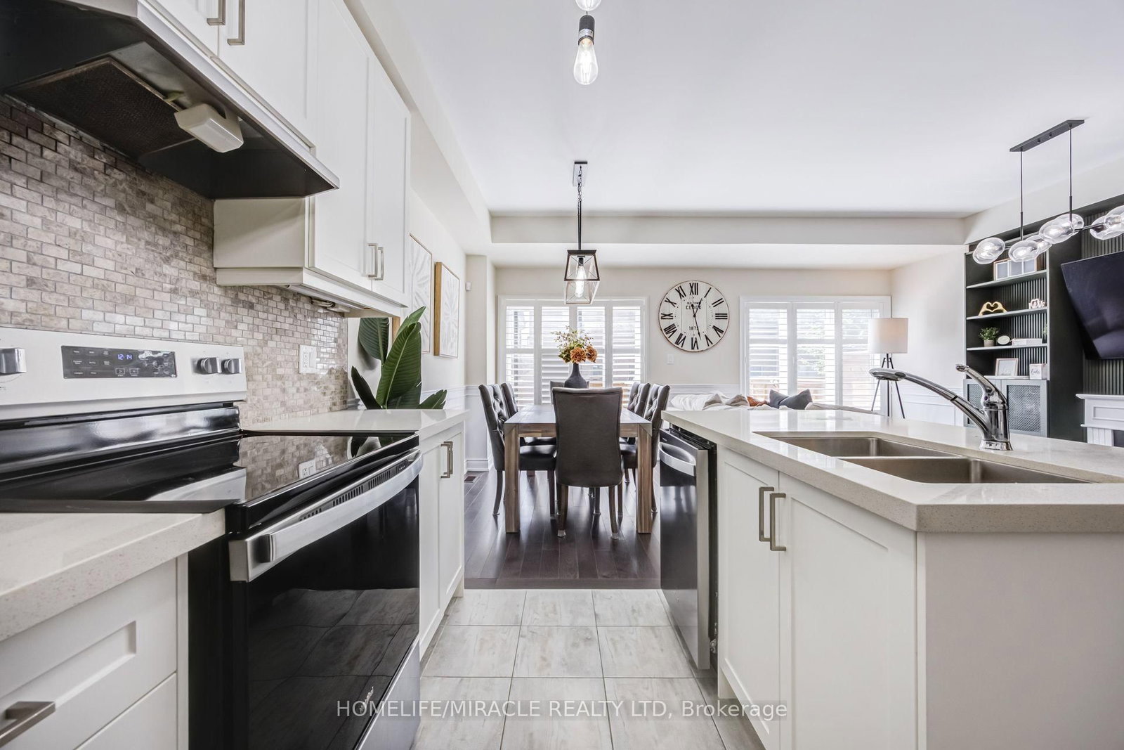 65 Lorne Thomas Place • New Tecumseth, ON photo 23