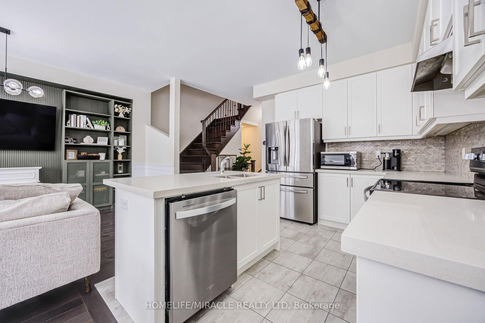 65 Lorne Thomas Place • New Tecumseth, ON photo 25