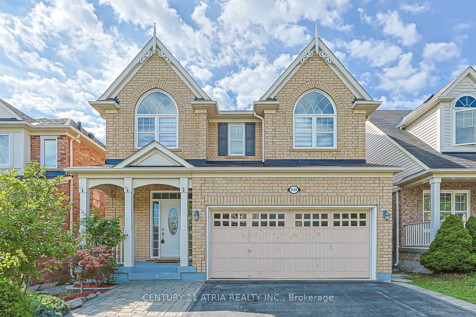 338 Carlissa Run • Newmarket, ON photo 2