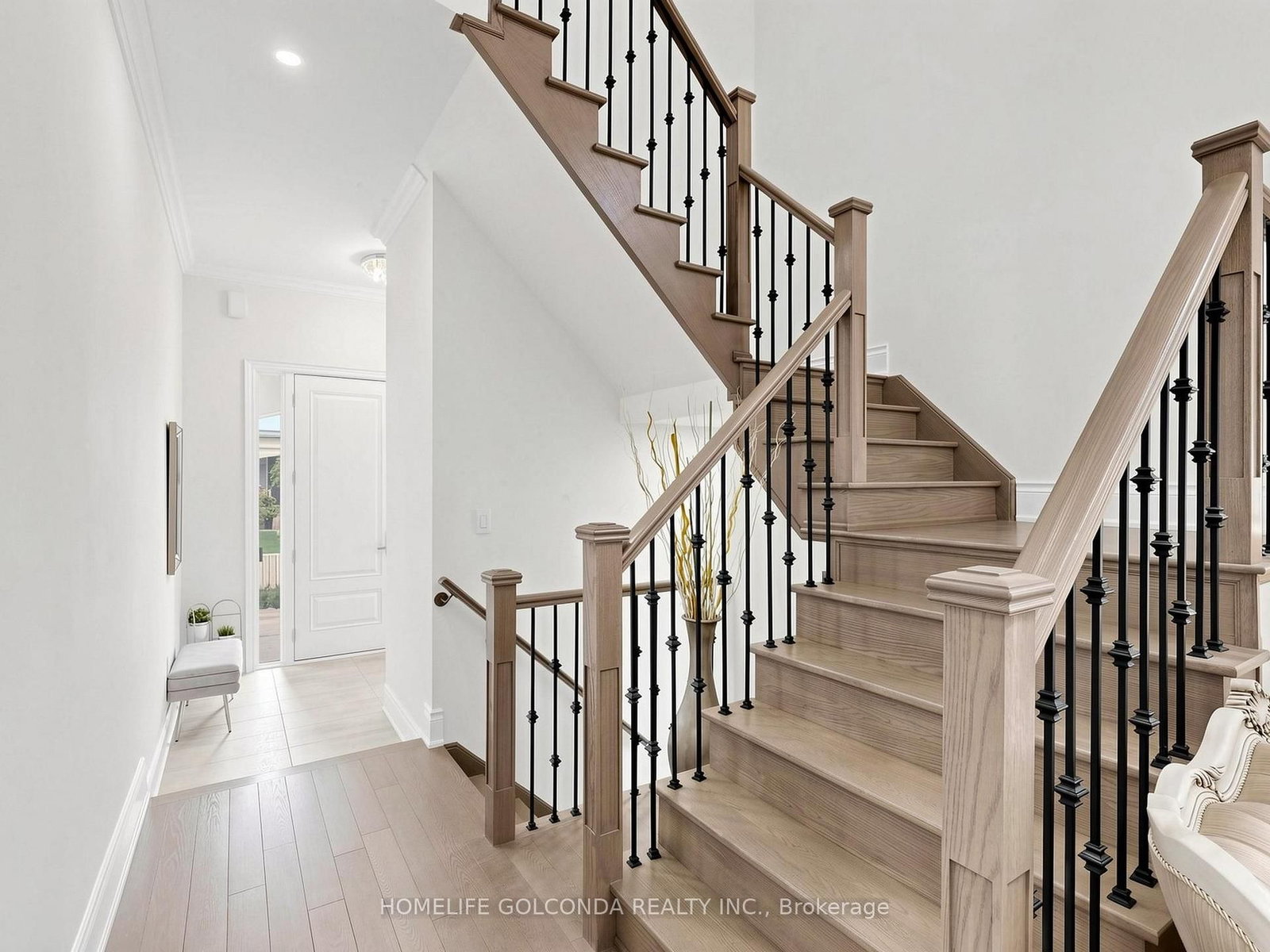 73 Menotti Drive • Richmond Hill, ON photo 3