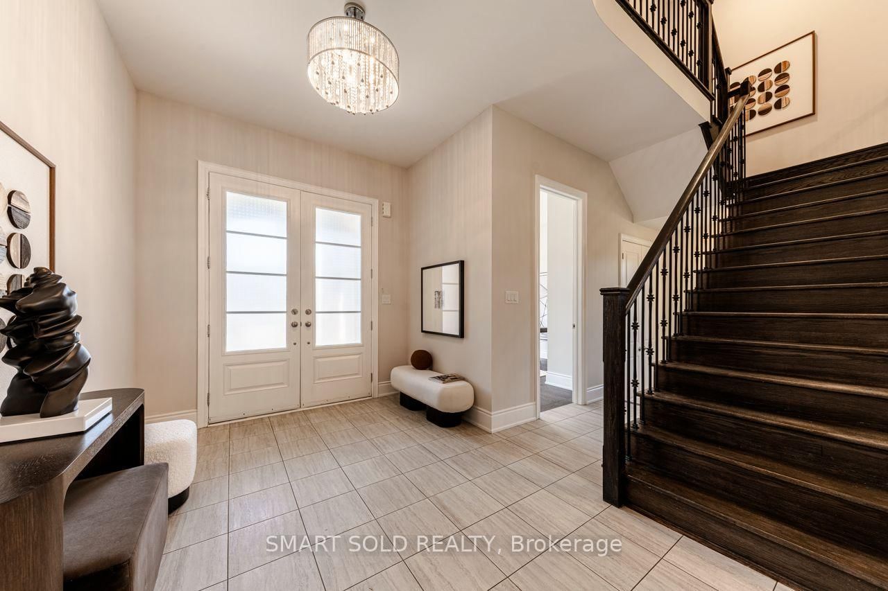 259 Stormont Trail • Vaughan, ON photo 2