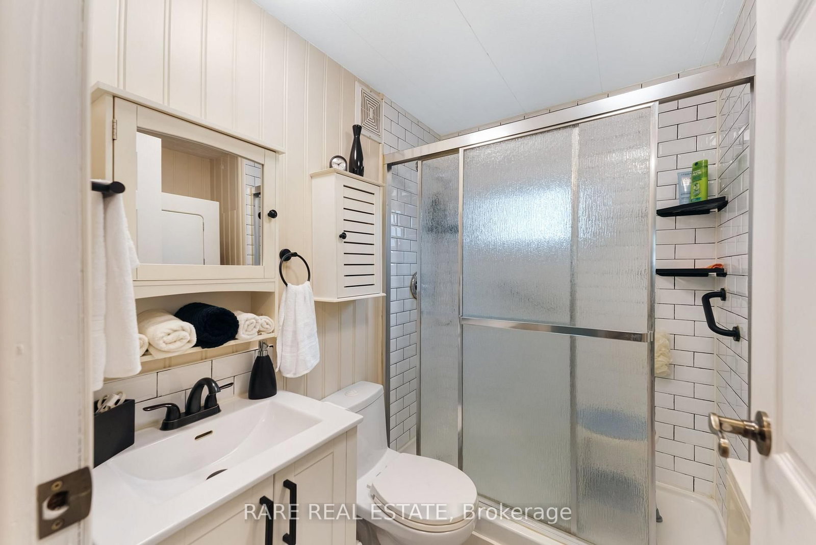 11 Hawthorne Drive • Innisfil, ON photo 11