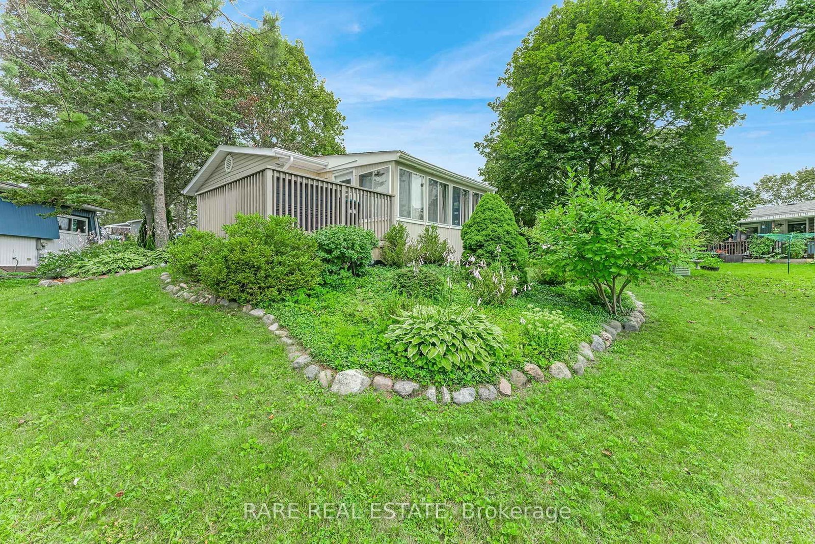 11 Hawthorne Drive • Innisfil, ON photo 14