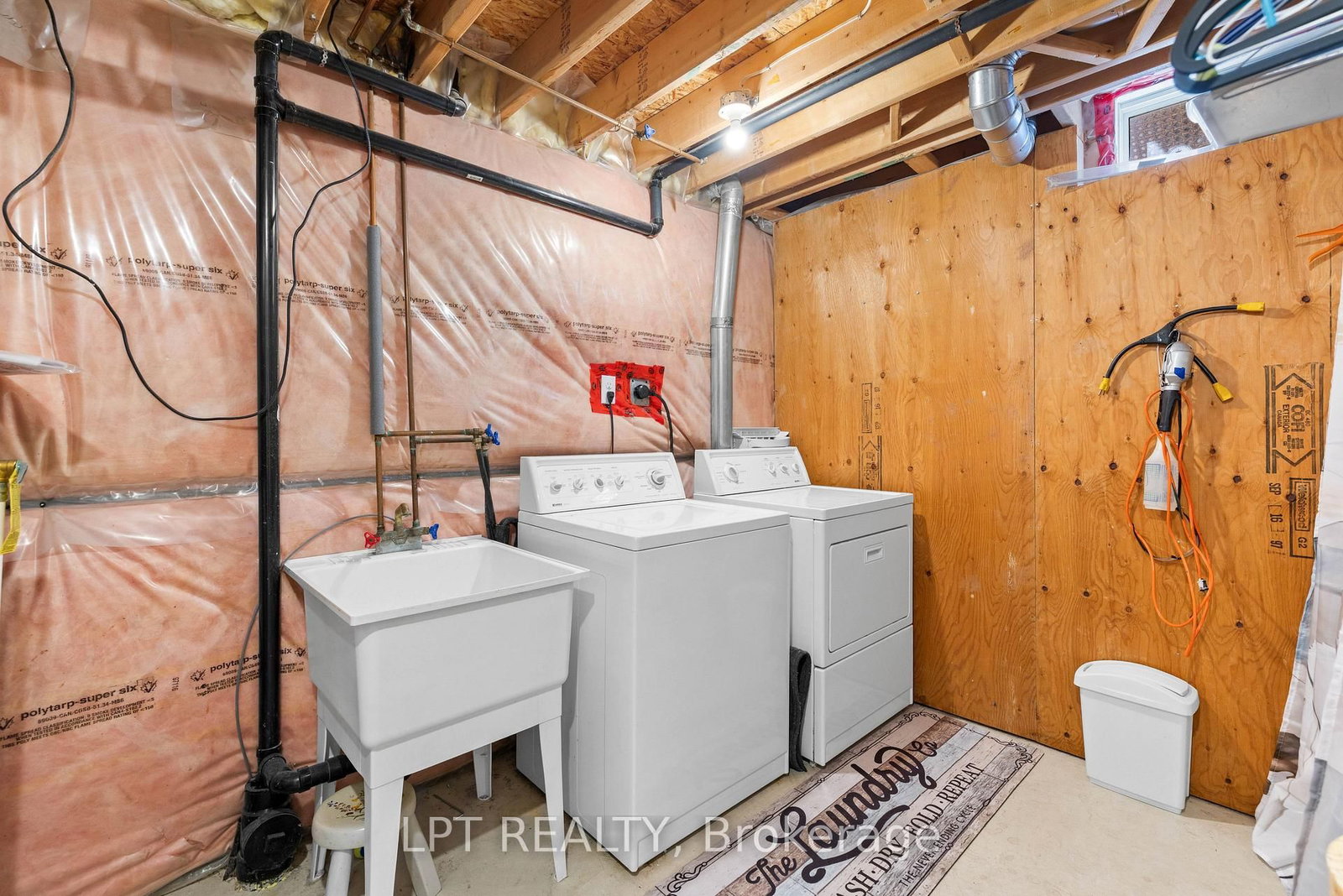 416 Flanagan Court • Newmarket, ON photo 40