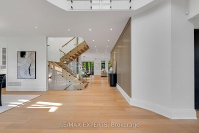 108 Hollingsworth Drive • King, ON photo 6
