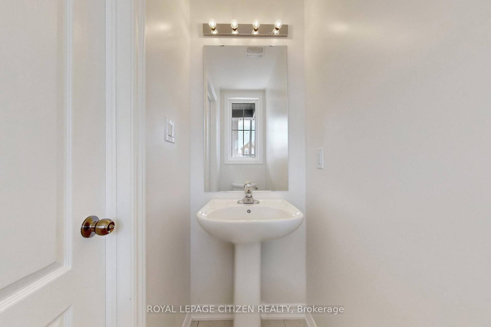 82 Lawrence D. Pridham Avenue • New Tecumseth, ON photo 18