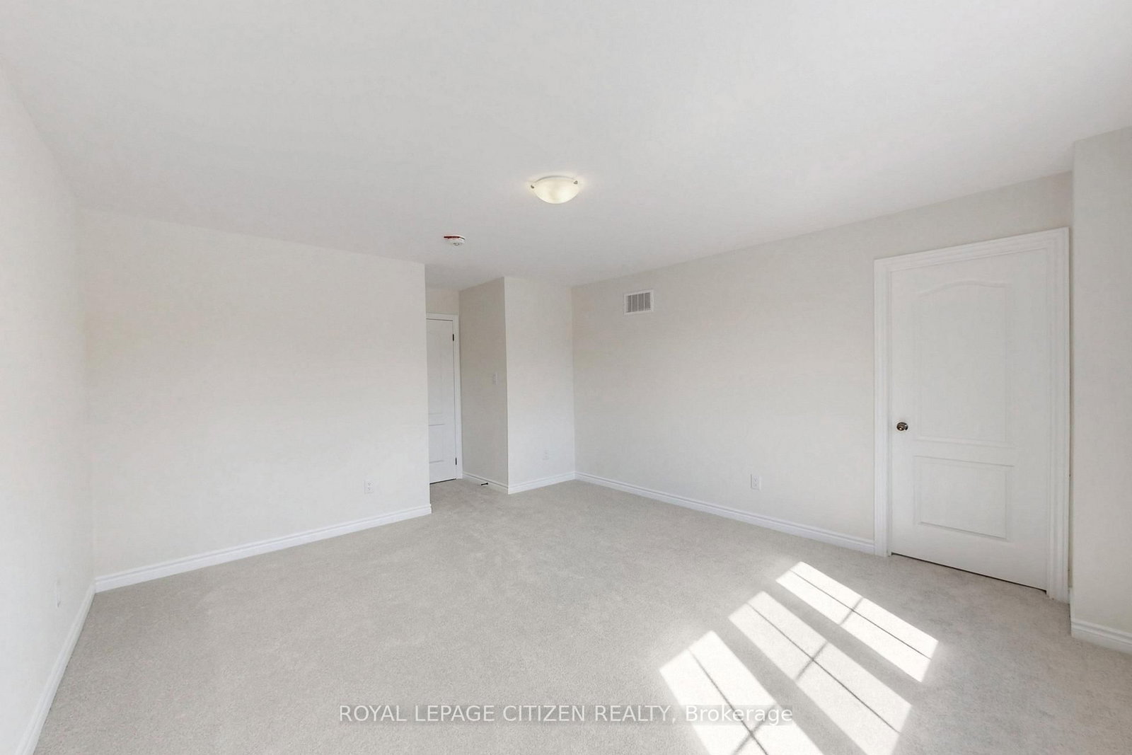 82 Lawrence D. Pridham Avenue • New Tecumseth, ON photo 37