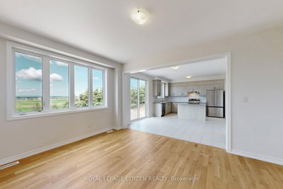 82 Lawrence D. Pridham Avenue • New Tecumseth, ON photo 5