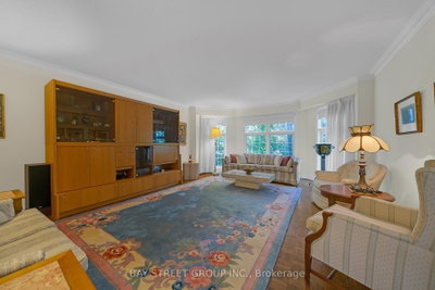 53 Strathearn Avenue • Richmond Hill, ON photo 8