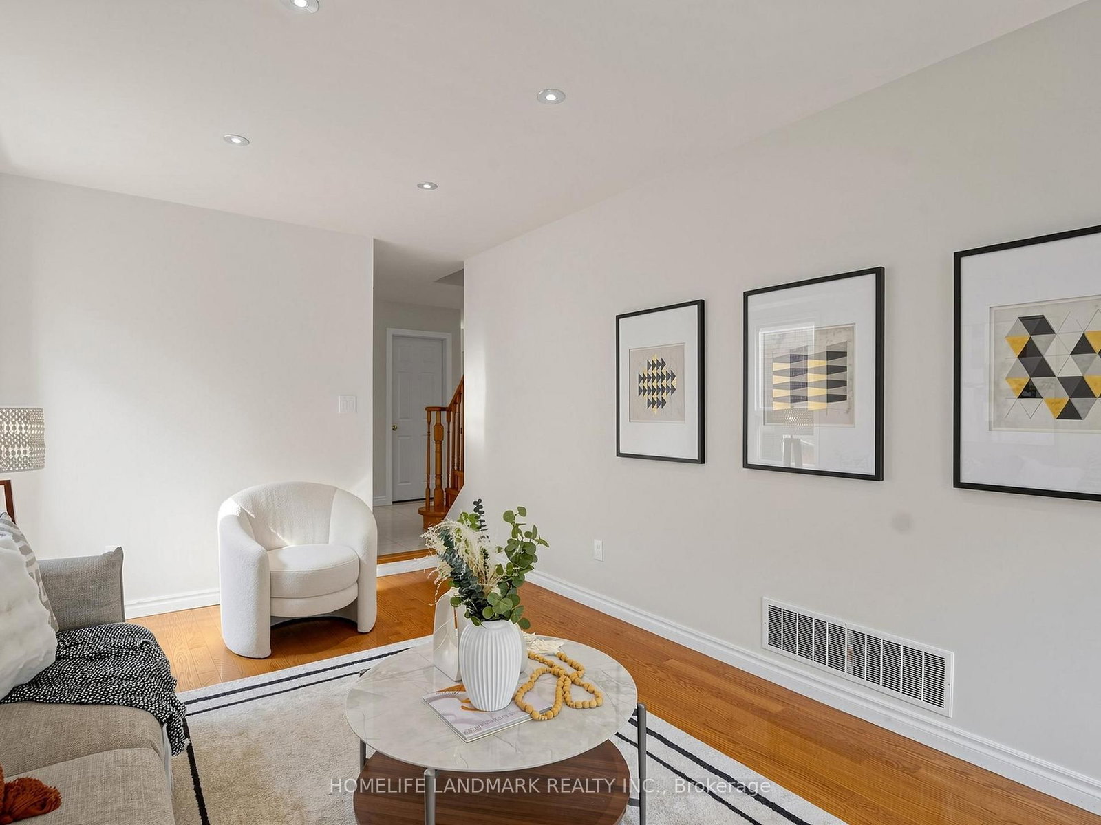 60 Ingleborough Court • Markham, ON photo 12