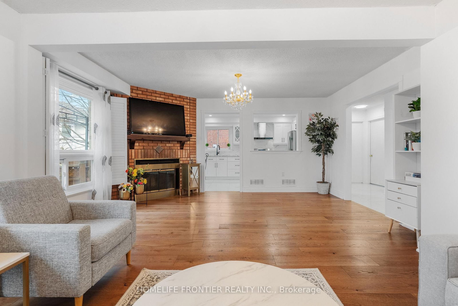 55 Attridge Drive • Aurora, ON photo 4