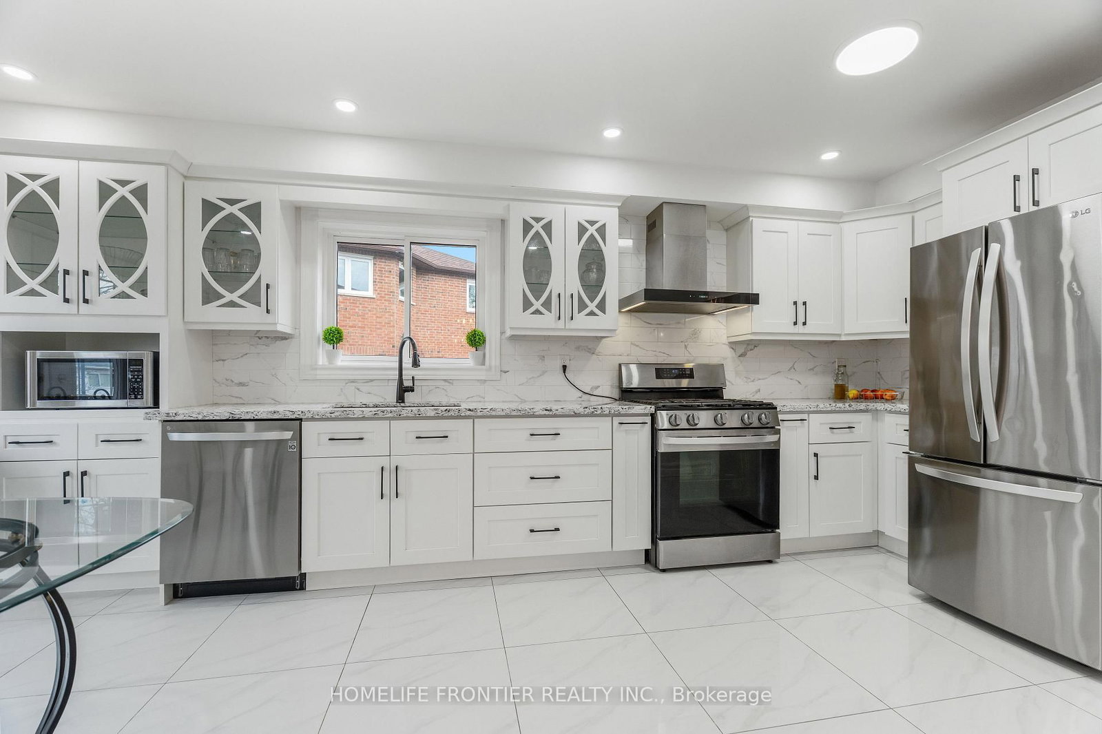 55 Attridge Drive • Aurora, ON photo 6
